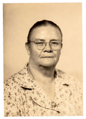 grandmamamissouriellishandportrait.jpg