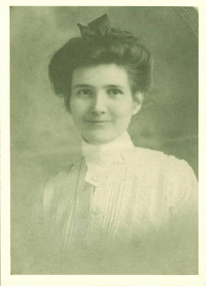 grandmotherlauralillianpharisonweddingday.jpg