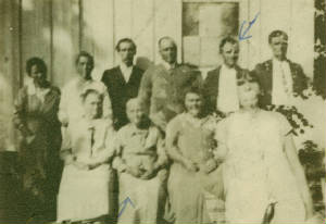 jasperhandandsiblings.jpg