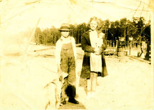 williswrighthandandovellahand1937.jpg